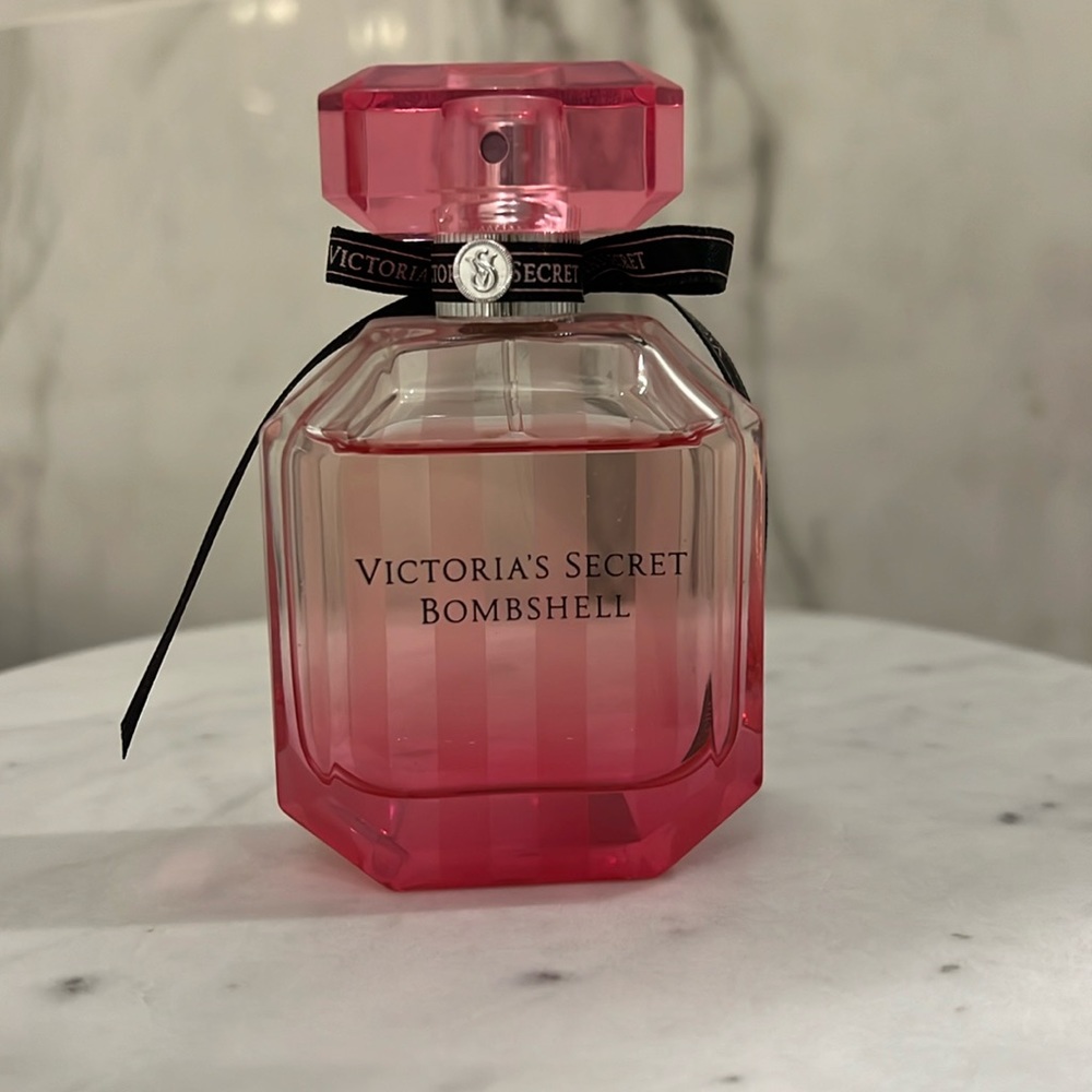 Victoria’s Secret bombshell perfume 1.7oz bottle